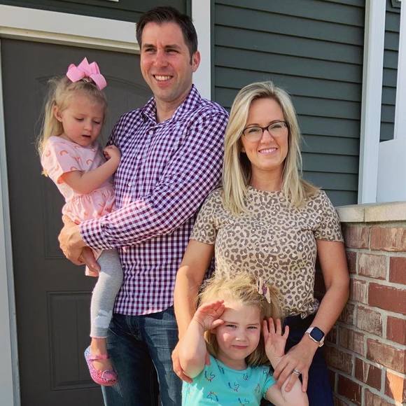 Meet your Posher, Halie - Picture 1 of 1